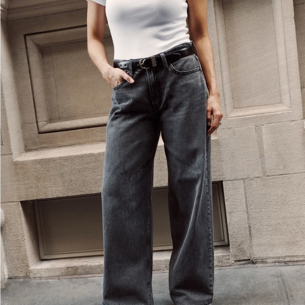 Chic Black Wide-Leg Jeans